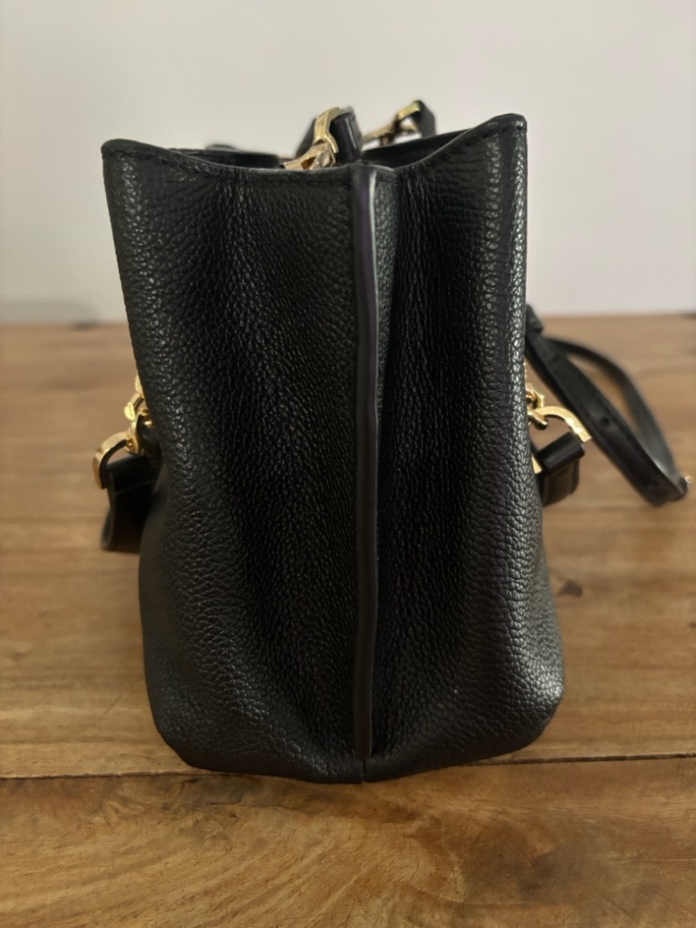 Michael Kors Black Teagen Small Pebbled Leather Messenger Bag - Picture 5 of 14